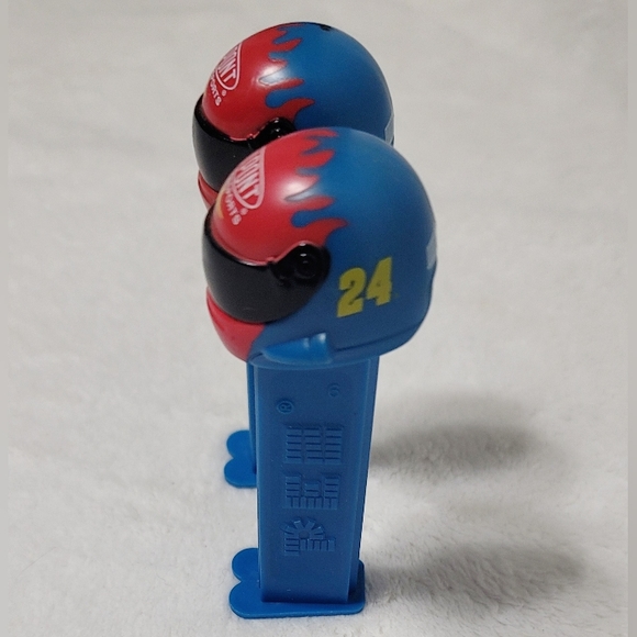 NASCAR Jeff Gordon #24 Helmet PEZ Dispenser Pair DuPont Monte Carlo Vintage - Picture 2 of 6